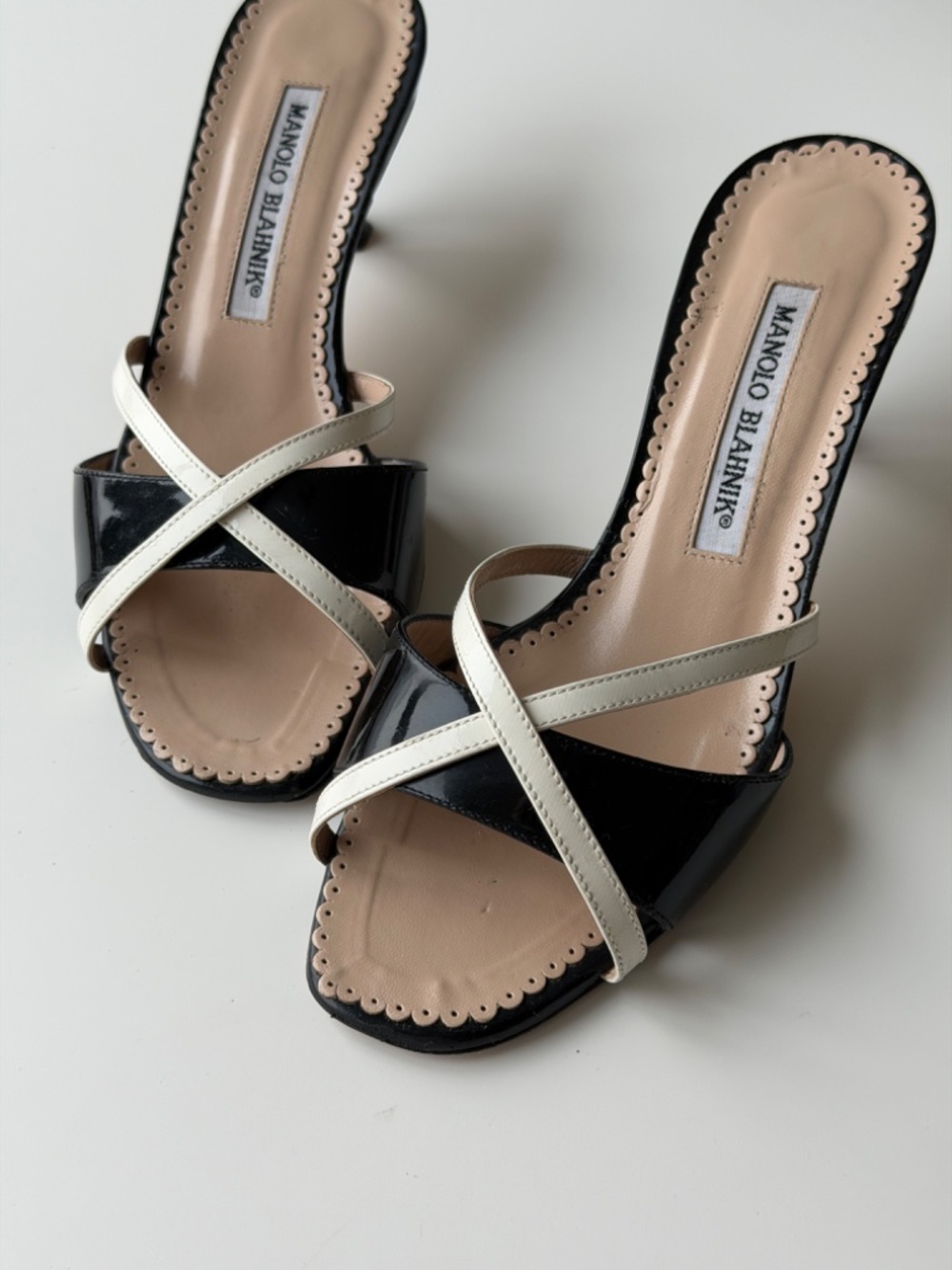 Vintage Manolo Blahnik black & white patent leather mule sandals, IT 36, ~US 5.5 - Picture 11 of 12